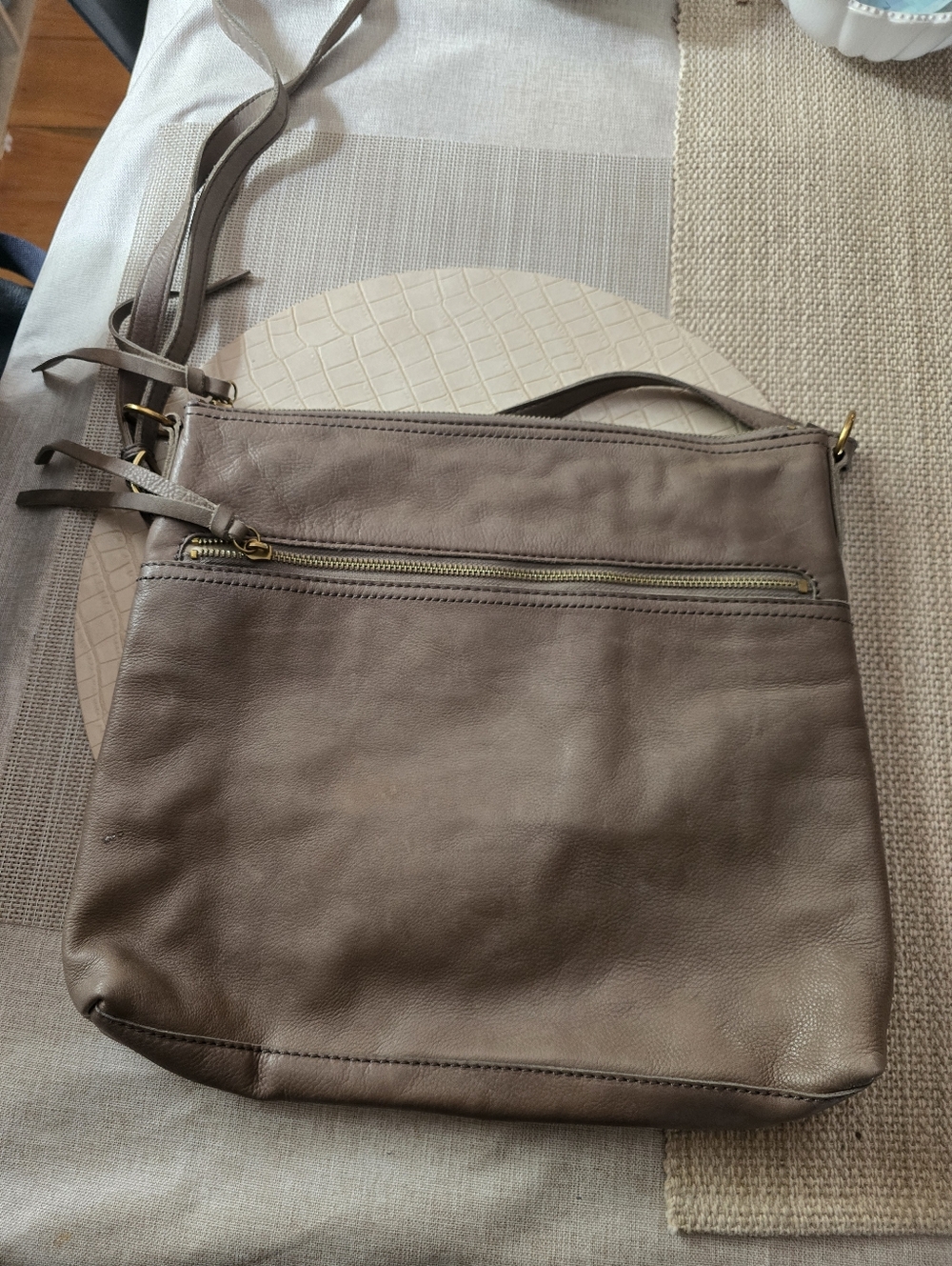 Classic Women’s Leather Crossbody Bag - Taupe